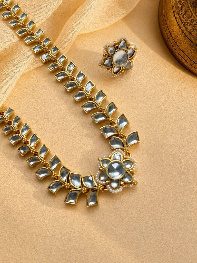 [HOD-JS-CLRLEAF-001] Clear Stone Leaf-Motif Necklace Set with Floral Stud Earrings